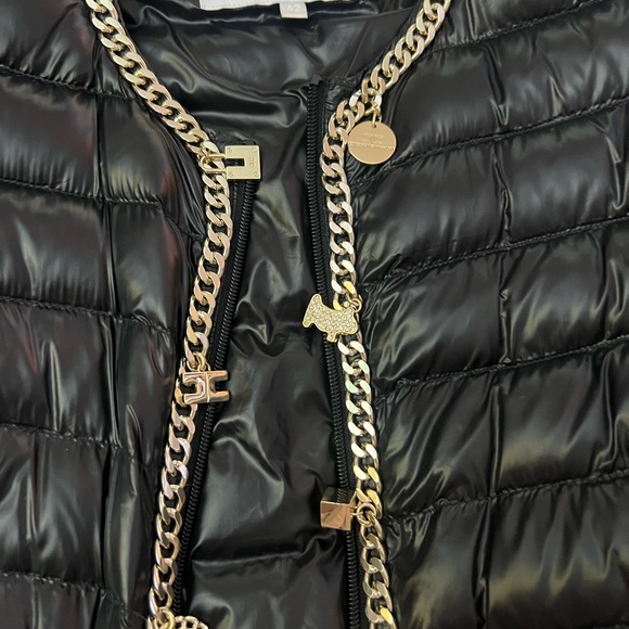 Elisabetta Franchi  Women's Black Puffer Jacket with Chain Detail - Picture 4 of 6